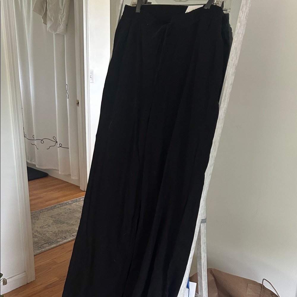 Old Navy Black Wide Leg Pants 55 percent Linen
